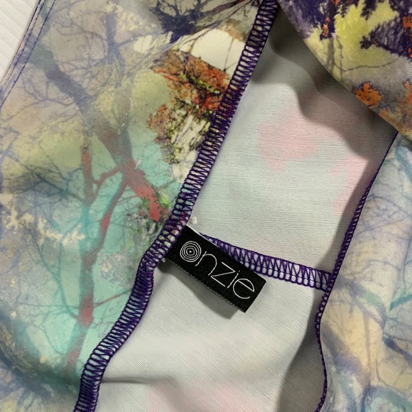 2 Cropped Leggings - Onzie and 90 Degree - Medium - Picture 4 of 12